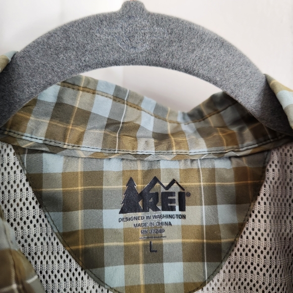 REI top men's size large Sahara tech plaid button down short sleeve UPF 50+ - Picture 2 of 8